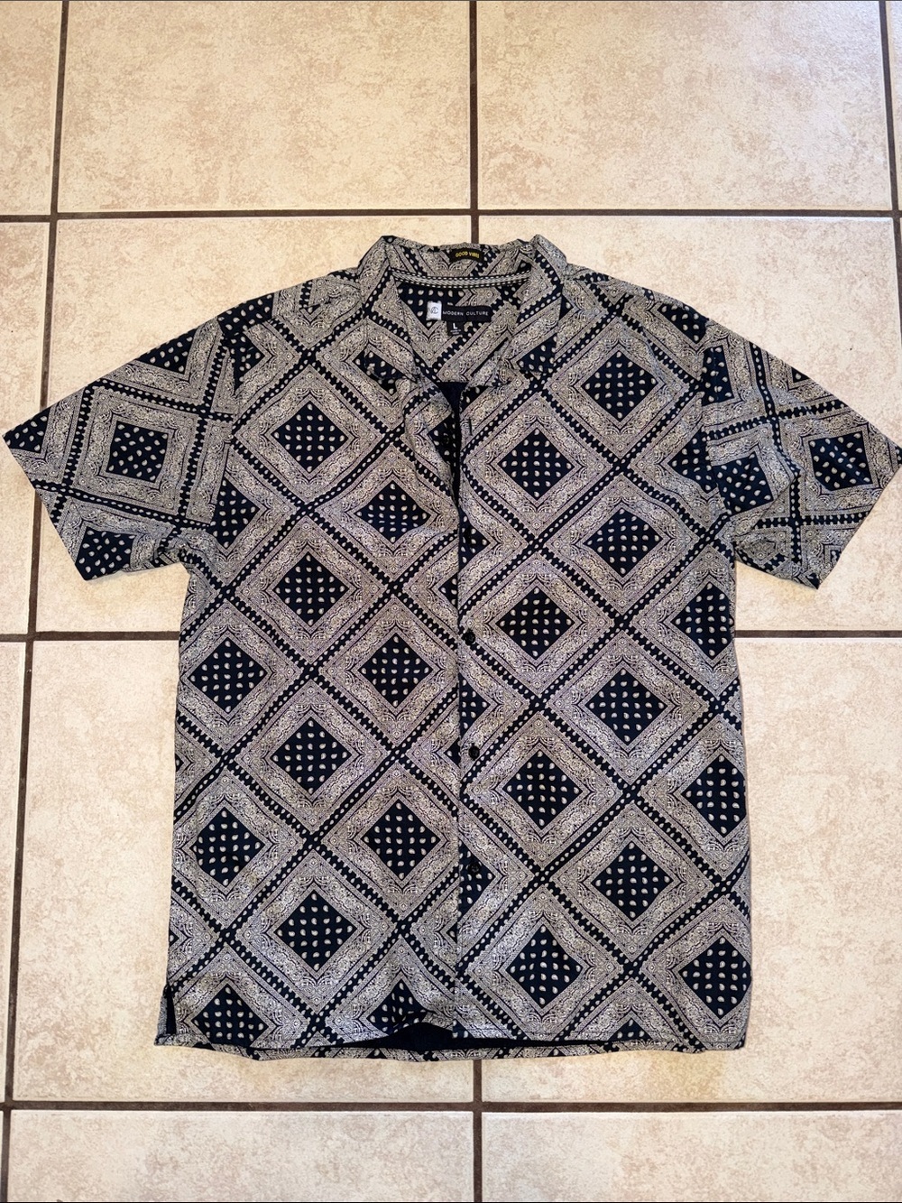 Men's Short-Sleeve Geometric Button-Down Shirt - Black & Cream - Picture 1 of 5